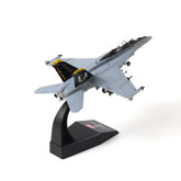 NUOTIE 1/100 F/A-18 Super Hornet Druckguss-Metall-Kampfjet-Modellbausatz, vorgefertigte Replik 1943–2018 Jolly Roger Livree Military zur Ausstellung, Sammlung oder als Geschenk