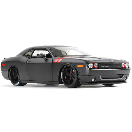 MAISTO 1:24 Scale 2008 Dodge Challenger Die Cast Metal Toy Cars Building Kit Collectible & Gift for Kids