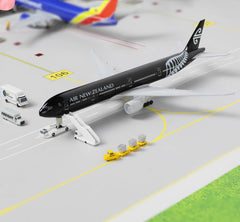 1/300 Air New Zealand Boeing 777 Diecast Airliner Model | Finished Metal Replica with Stand