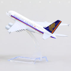 1/400 Diecast Metal Singapore Airlines Airbus A380 Passenger Jet Model, Collector's Display by QIYUMOKE