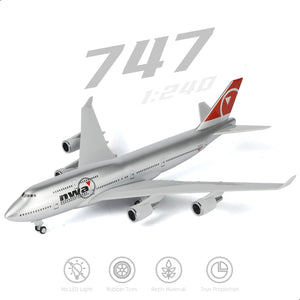 Top view of the Boeing 747 model displaying the 747 and 1:240 text, with icons indicating features like resin material.