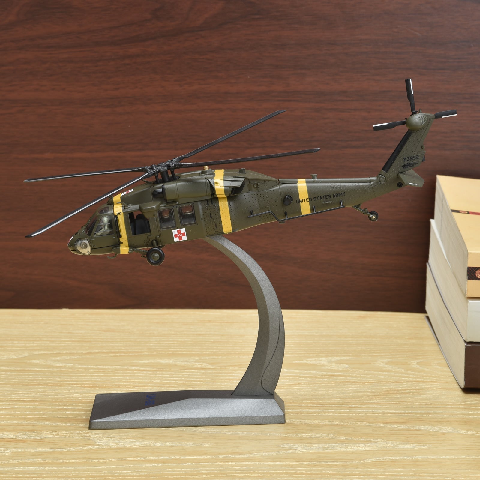 NUOTIE Model Sikorsky UH-60 Black Hawk diecast metal model aircraft in US Navy SH-60 rescue paint scheme, side profile