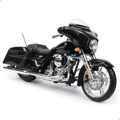 Maisto 2015 Street Glide Special motorcycle toy in black, side profile view
