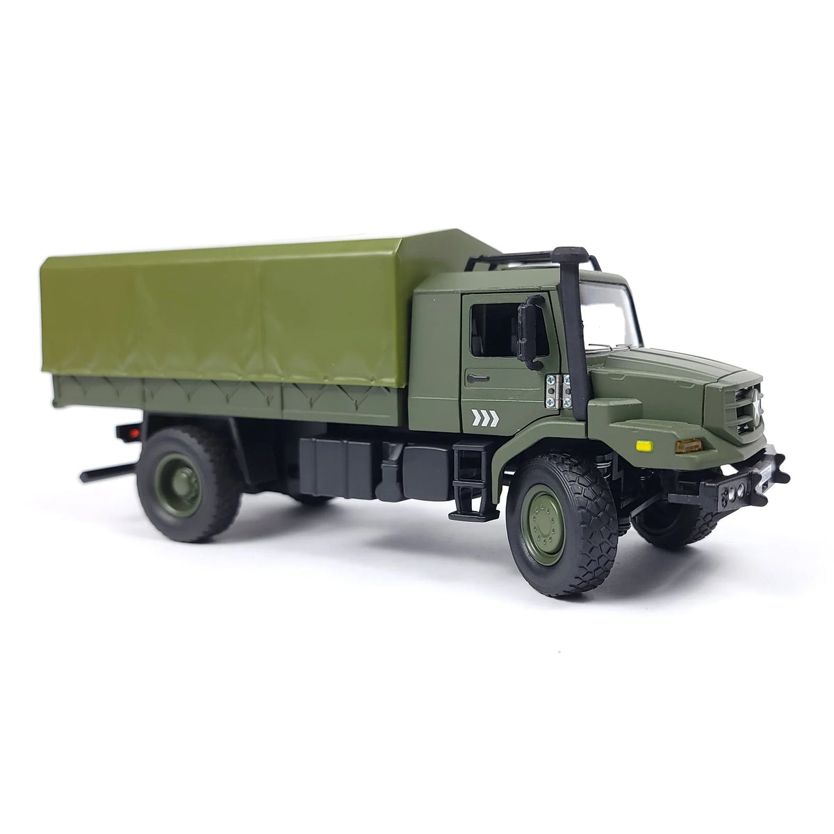 NUOTIE 1:36 die-cast armored military truck in green with a covered cargo bed.