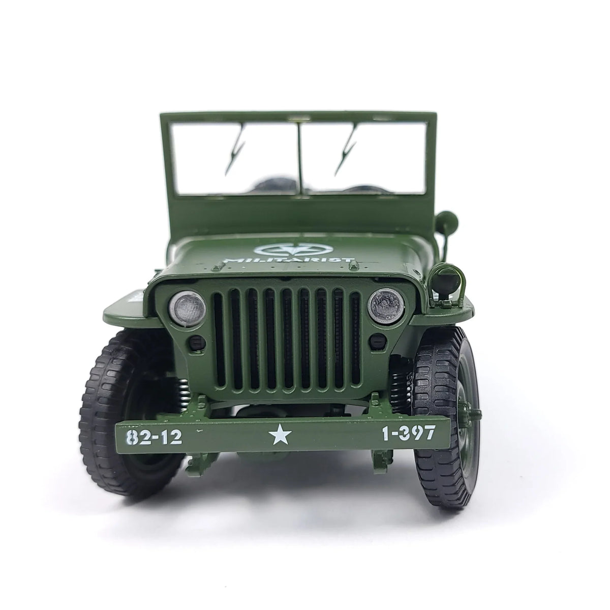 Front view of the NUOTIE 1:18 die-cast Willys Military Jeep in green with visible grille and headlights.