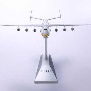 QIYUMOKE Antonov AN-225 Mriya die-cast model aircraft front view on display