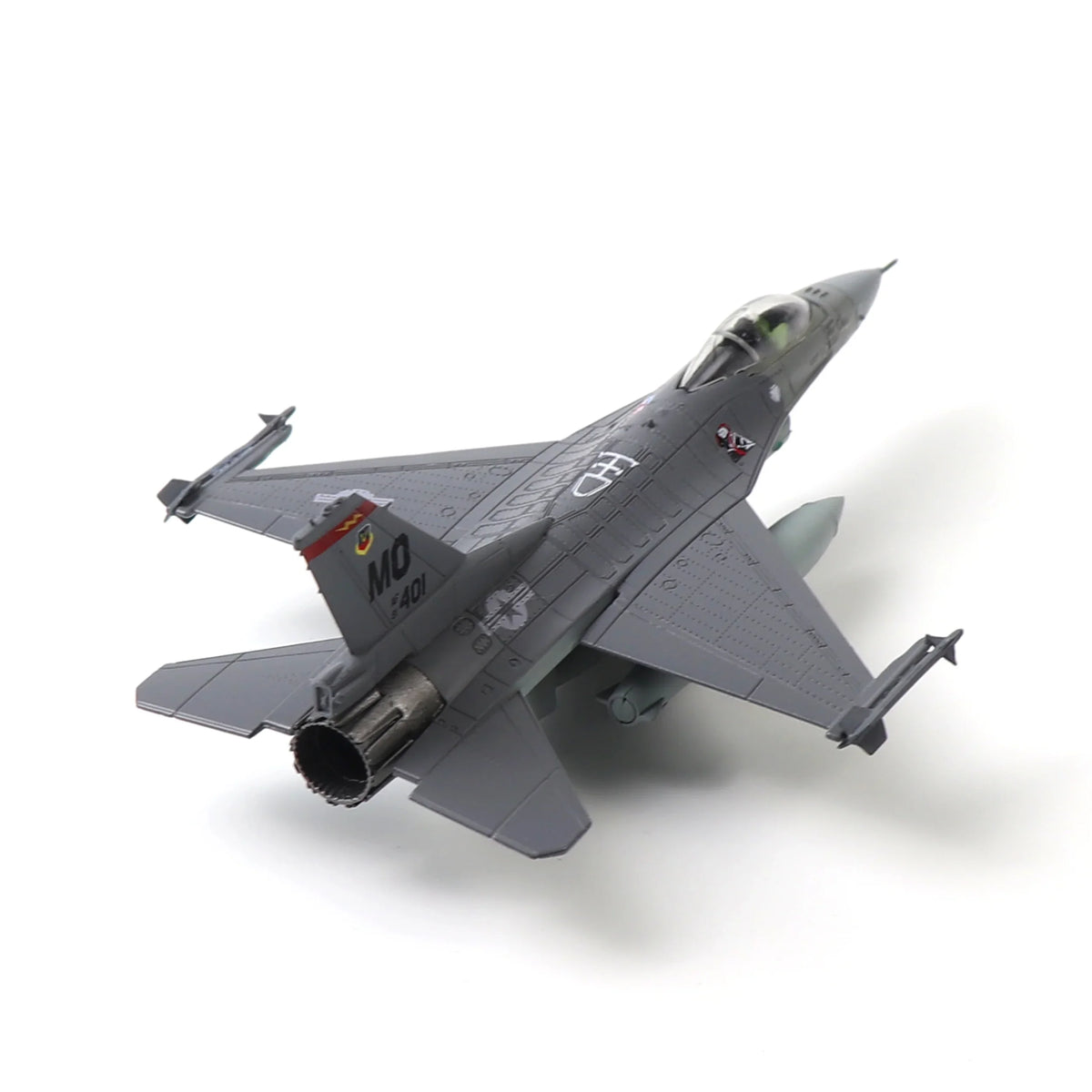NUOTIE F-16C Fighting Falcon model in gray with detailed underside view