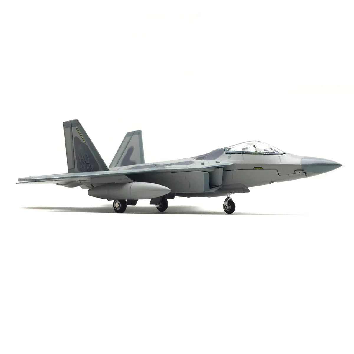 NUOTIE F-22 Raptor diecast model, front view with landing gear