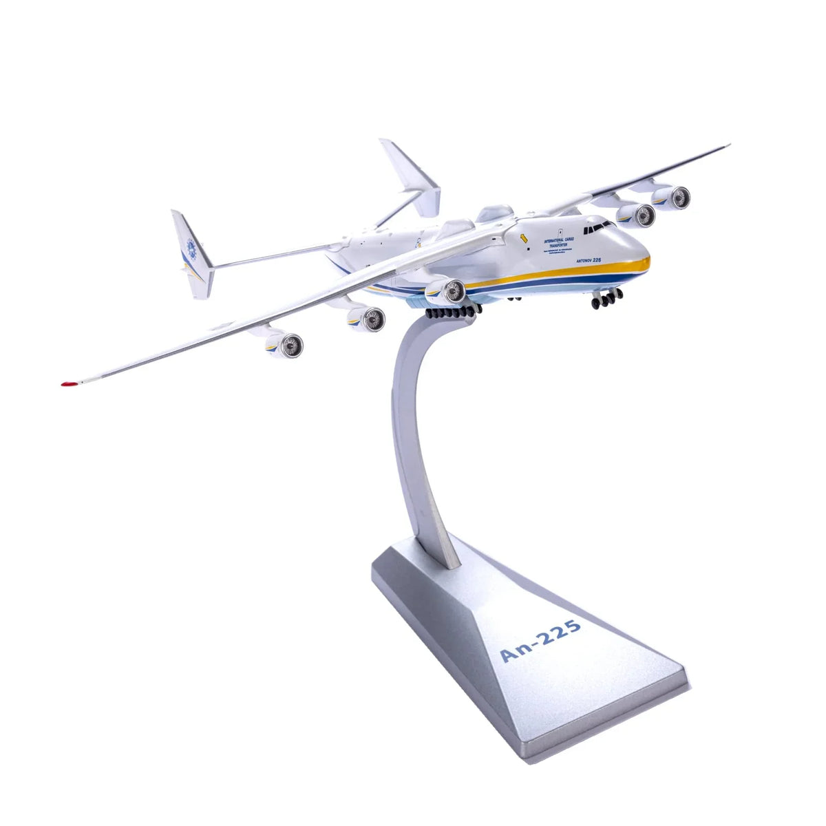 QIYUMOKE Antonov AN-225 Mriya die-cast model aircraft front view