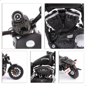 Maisto 2014 Sportster Iron 883 motorcycle toy in black, close-up details of engine and dashboard