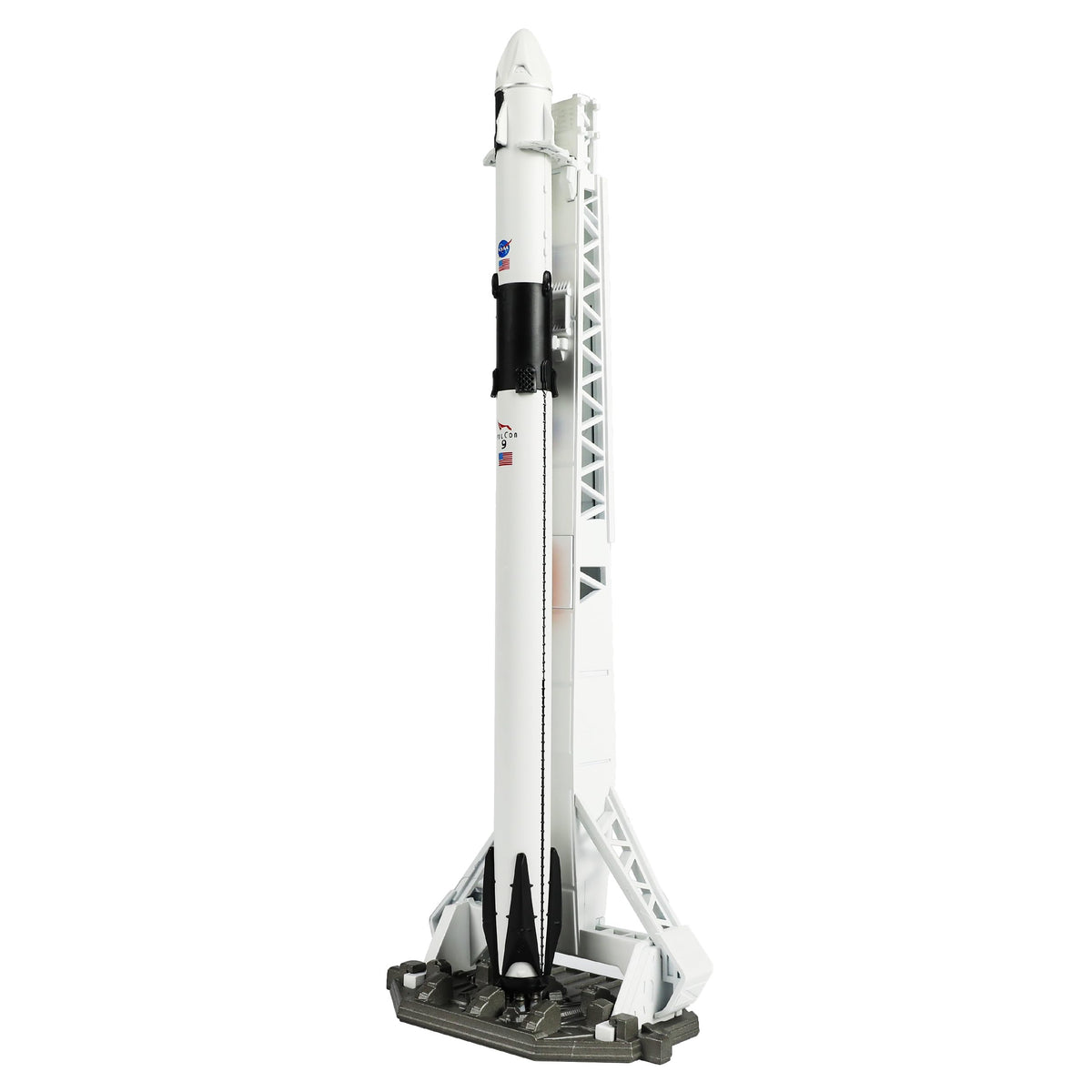 1/200 QIYUMOKE SpaceX Starship rocket model on a white launch tower and grey base