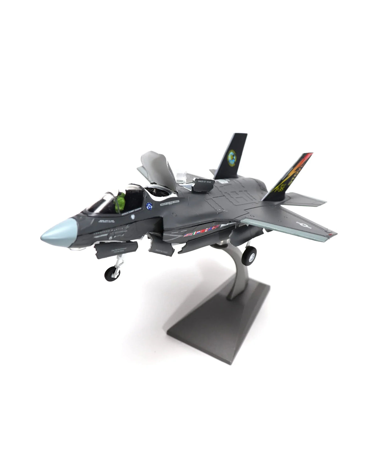 NUOTIE Model F-35B Lightning II diecast metal model aircraft in gray with cockpit detail, front view