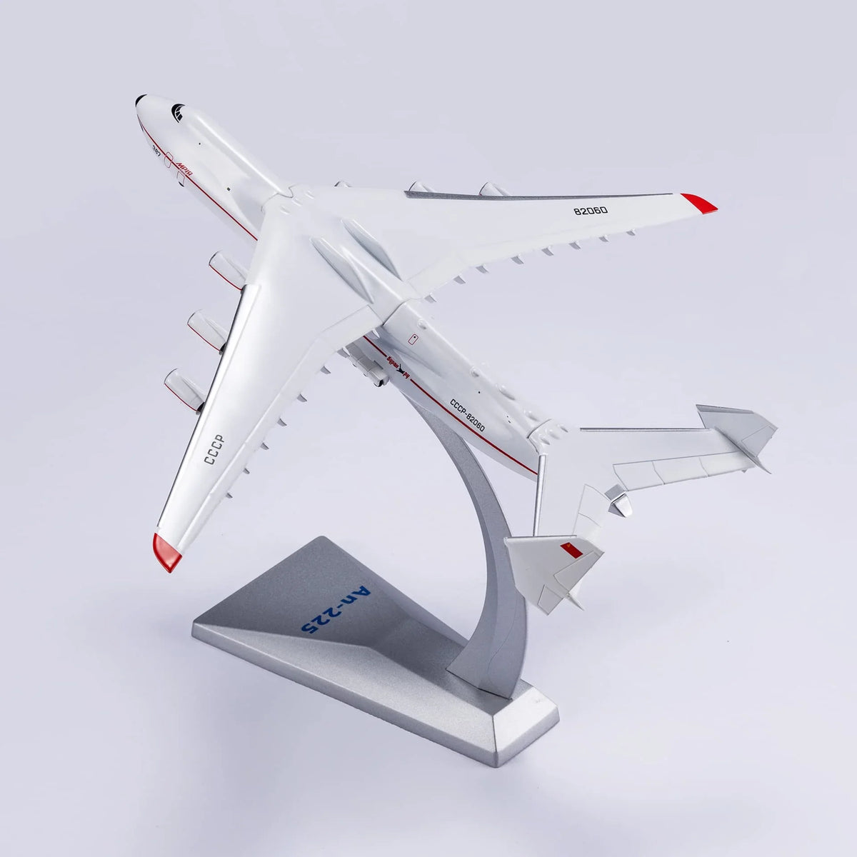QIYUMOKE Antonov AN-225 Mriya diecast model aircraft with stand