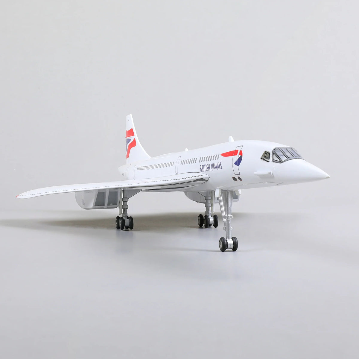 QIYUMOKE 1:125 Concorde airplane model in white with British Airways livery, front view