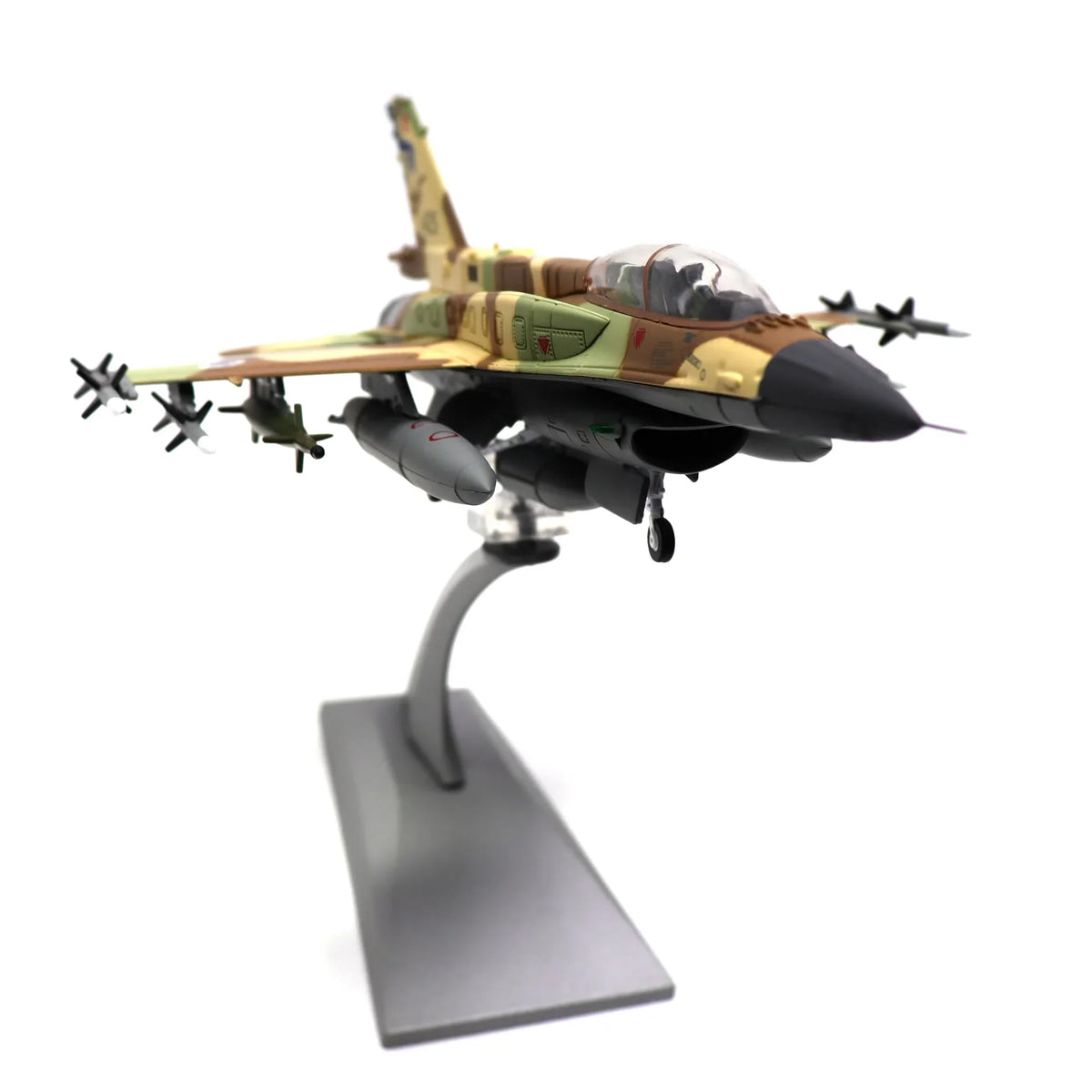 NUOTIE 1:72 Diecast Metal F-16I Soufa model aircraft with camouflage paint and missiles, front view