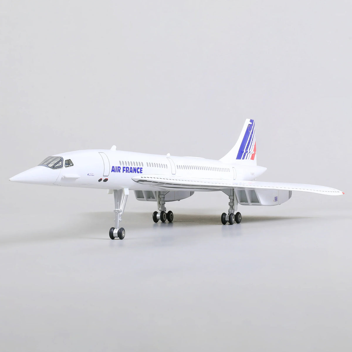 QIYUMOKE Concorde Air France diecast airplane model front view