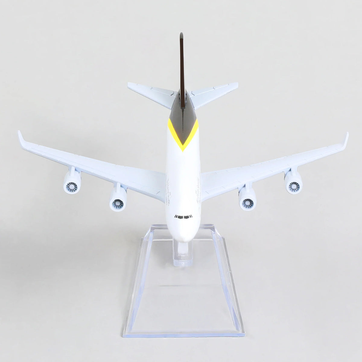 QIYUMOKE 1:400 Boeing 747 UPS cargo plane diecast model top view
