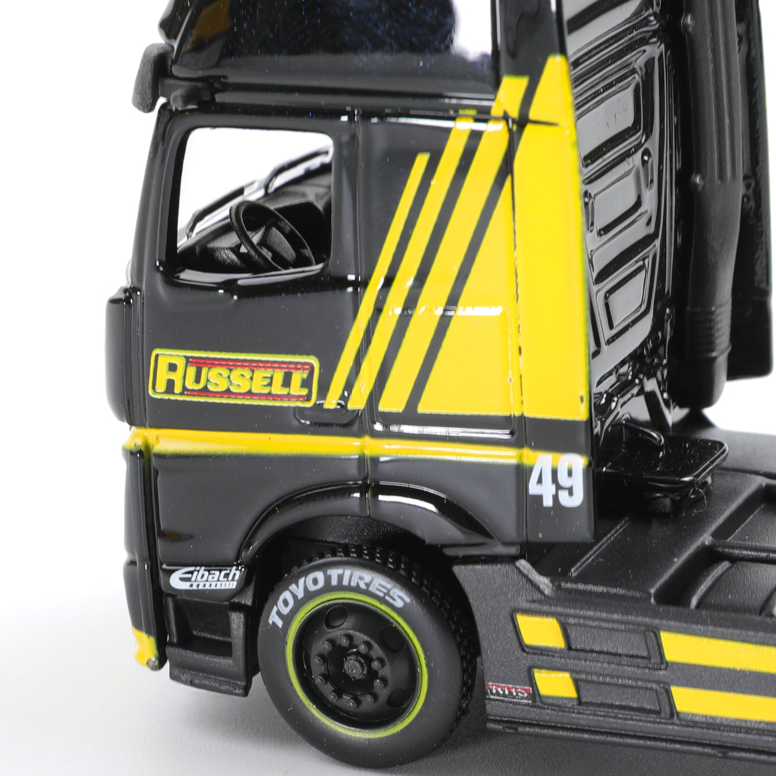 1:64 Die-cast Mercedes-Benz Actros 1851 Container Semi Truck Scale Model, MAISTO