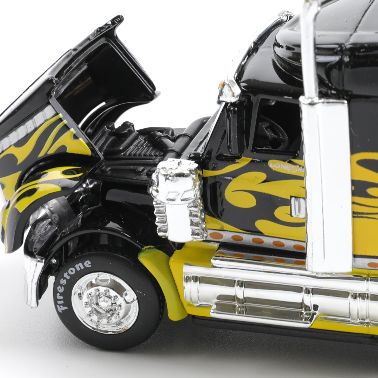 1:64 Die-cast International Lonestar Container Semi Truck Scale Model with Figure, MAISTO