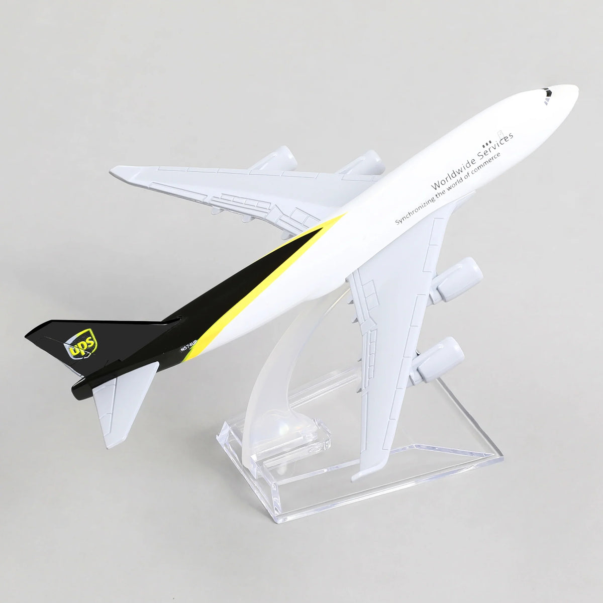 QIYUMOKE 1:400 Boeing 747 UPS cargo plane diecast model side view