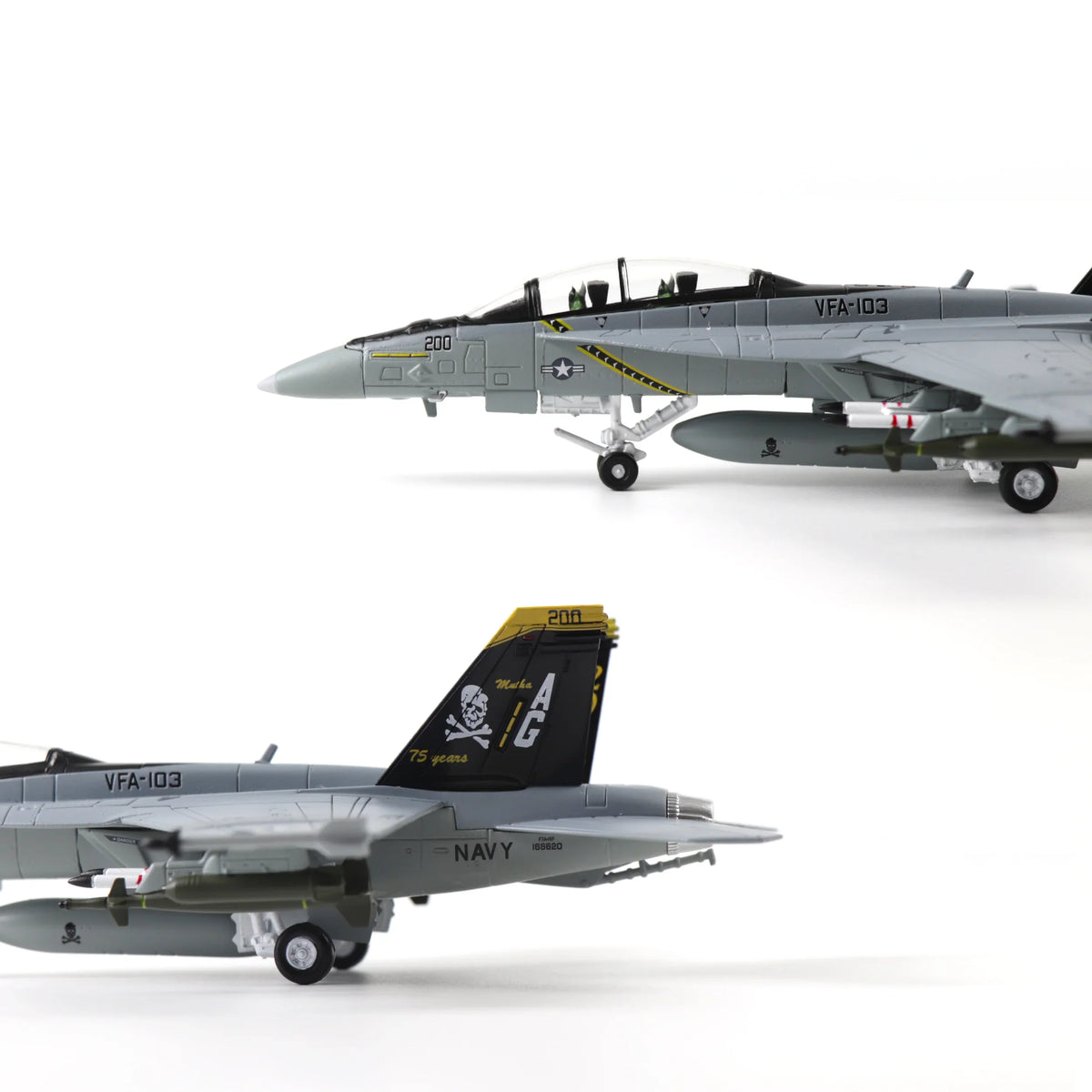 NUOTIE 1/100 F/A-18 Super Hornet model in navy, black, and white with side profile view
