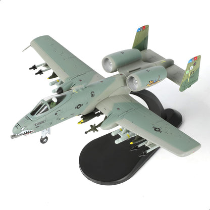 1/100 A-10 Thunderbolt II (Warthog) Attack Pre-Build Diecast Metal Aircraft Model Kits Replica Military Plane for Display Collection or Gift（Tiger Shark Painting）