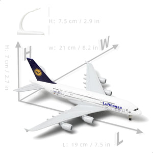 QIYUMOKE Lufthansa Airbus A380 diecast model aircraft top view with dimensions displayed