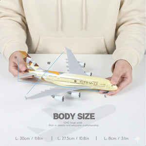 QIYUMOKE 1/240 Etihad Airways Airbus A380 aircraft model held in hands for size reference