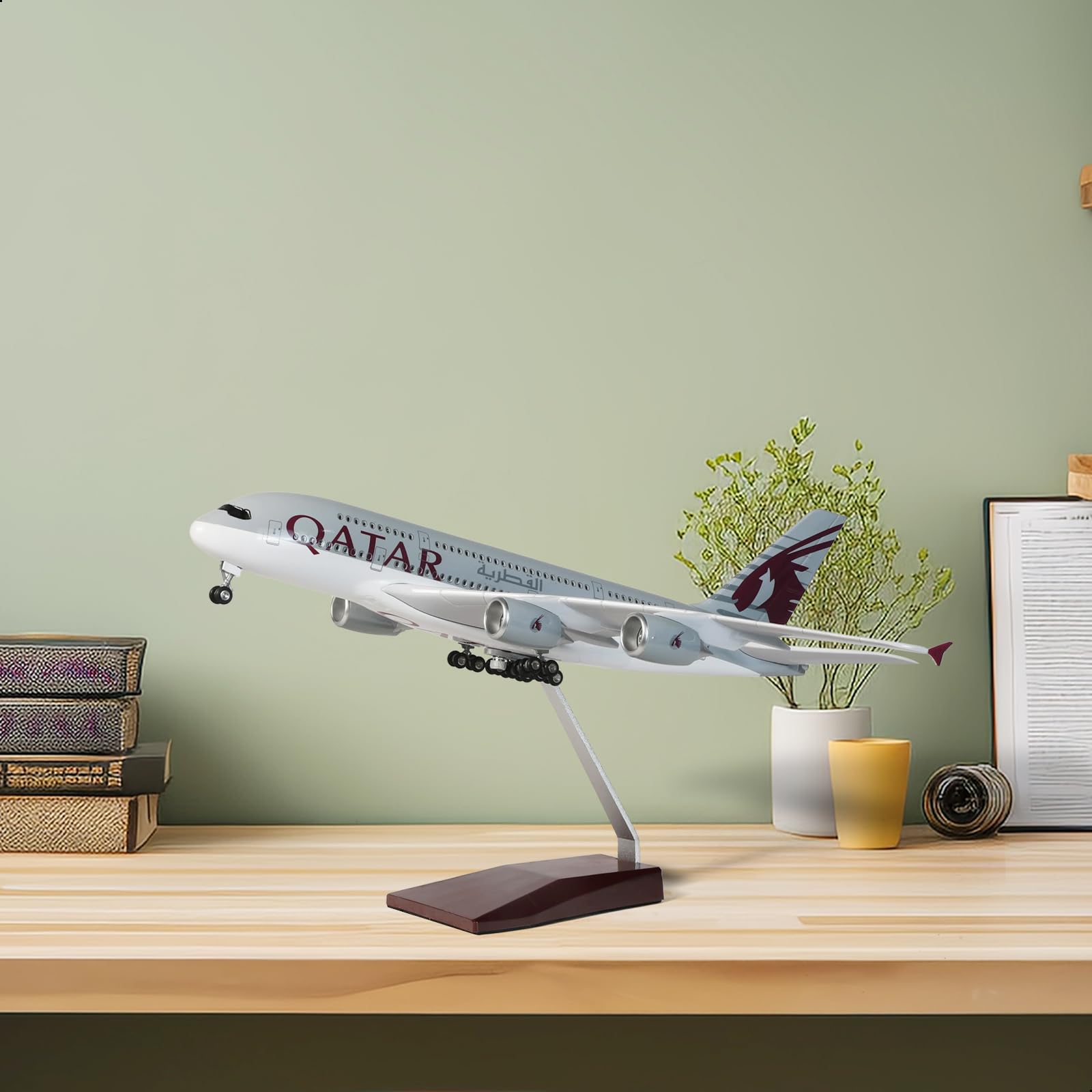 1/200 Qatar Airways Airbus A380 Passenger Jet Model, Resin Collector's Tabletop Display by QIYUMOKE